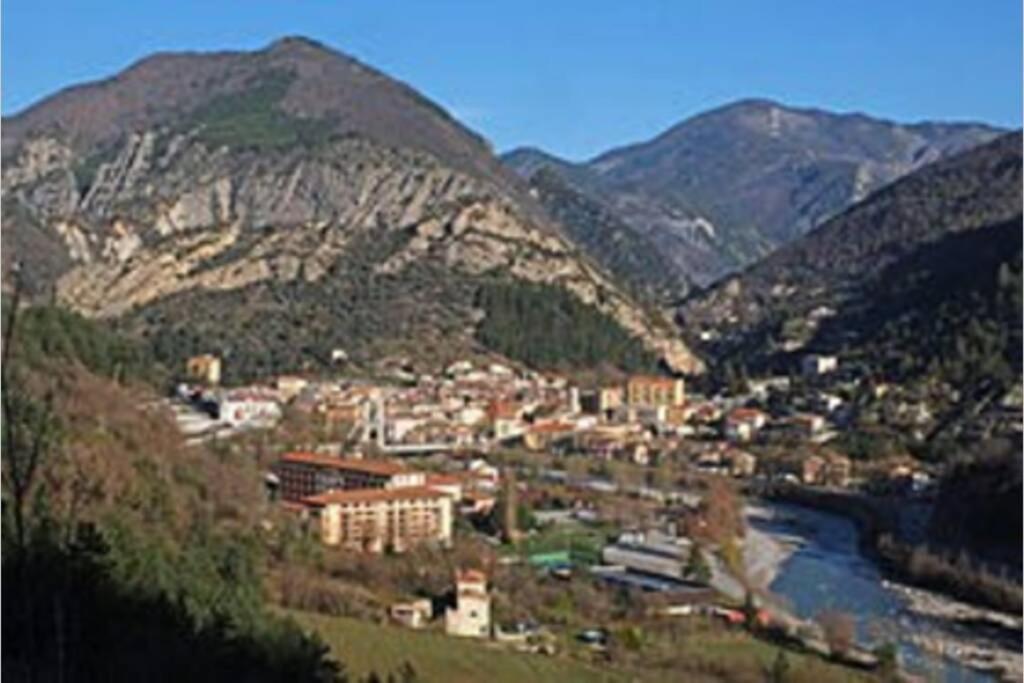 2P Au Coeur Des Montagnes Avec Piscine Chauffee Apartment Puget Theniers Bagian luar foto