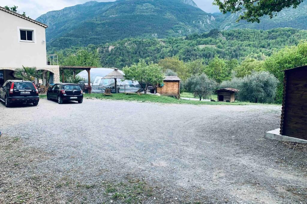 2P Au Coeur Des Montagnes Avec Piscine Chauffee Apartment Puget Theniers Bagian luar foto