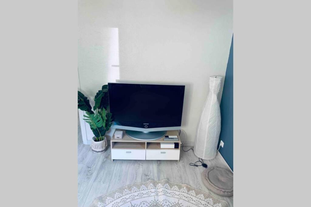 2P Au Coeur Des Montagnes Avec Piscine Chauffee Apartment Puget Theniers Bagian luar foto
